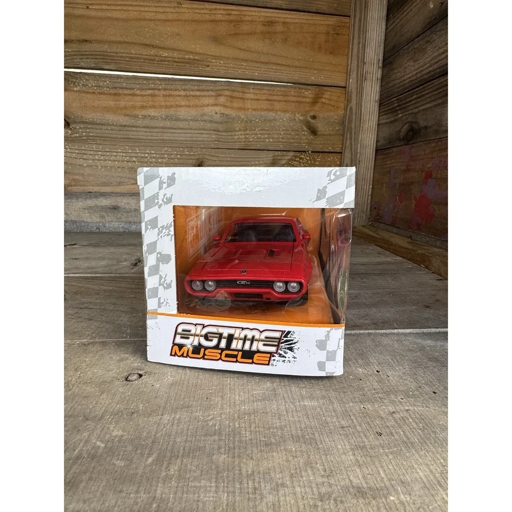 1972 PLYMOUTH GTX‎ RED W/GOLD GRAPHICS 1/24 DIECAST MODEL CAR BY JADA 34206